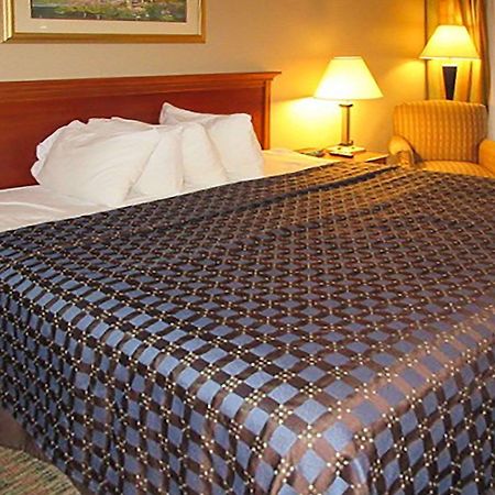 Quality Inn Ньюпорт Экстерьер фото