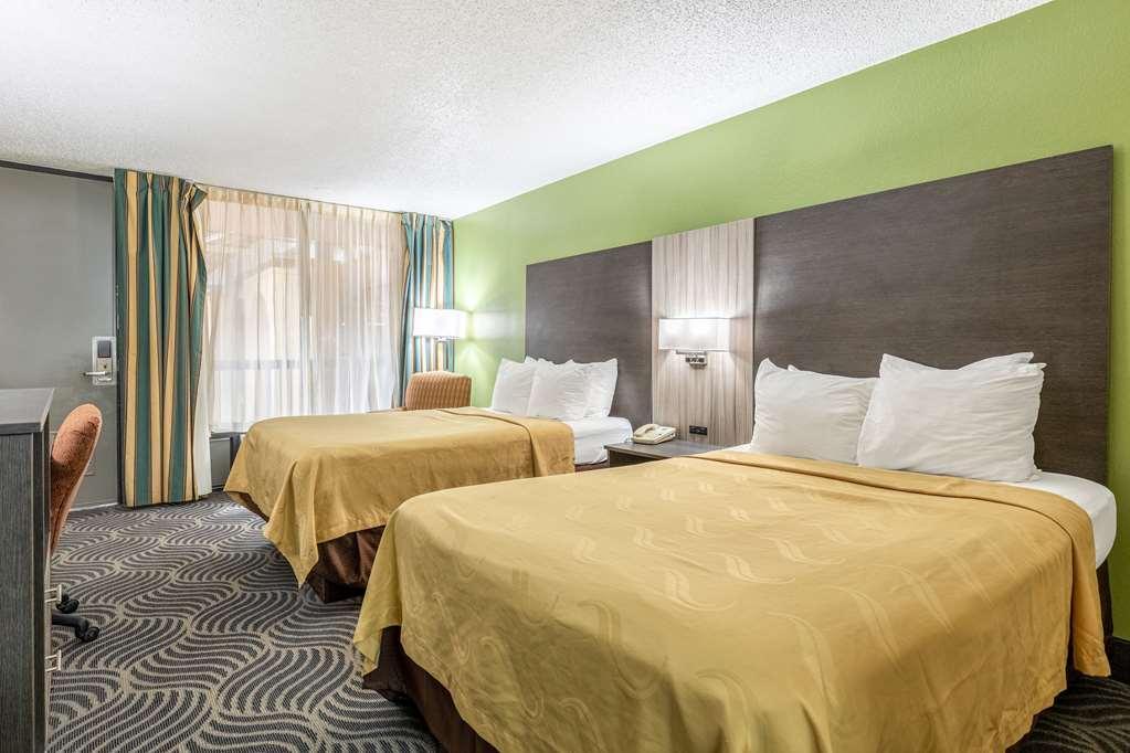 Quality Inn Ньюпорт Экстерьер фото