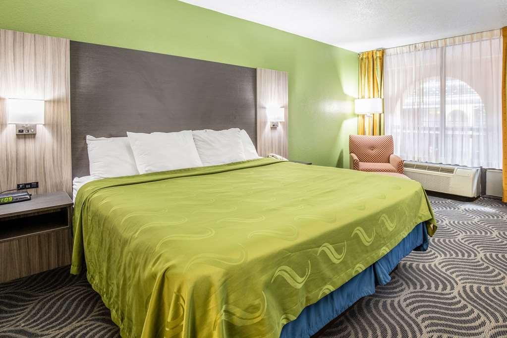 Quality Inn Ньюпорт Экстерьер фото